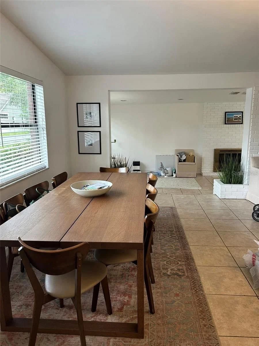 Photo 4 of 3214 COACHMAN Avenue