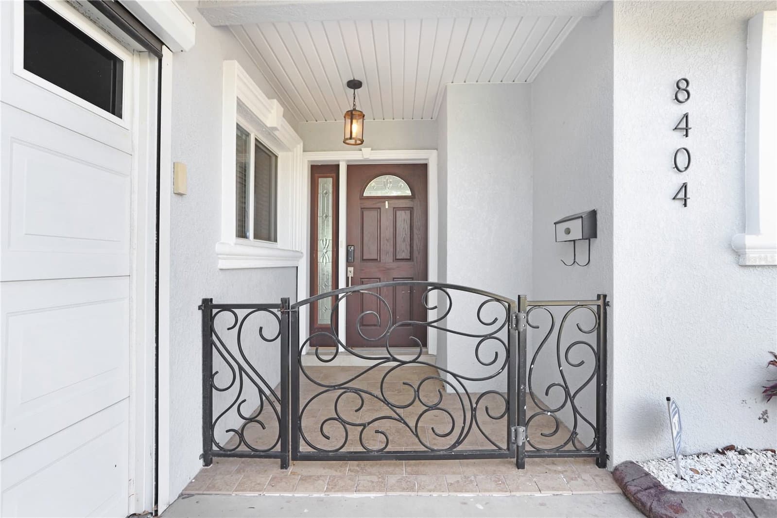 8404 BLACKSTONE