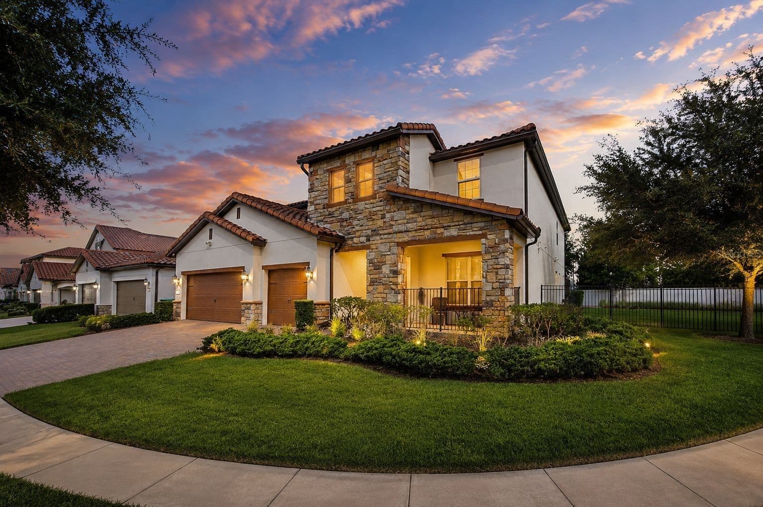 10902 CITRON OAKS