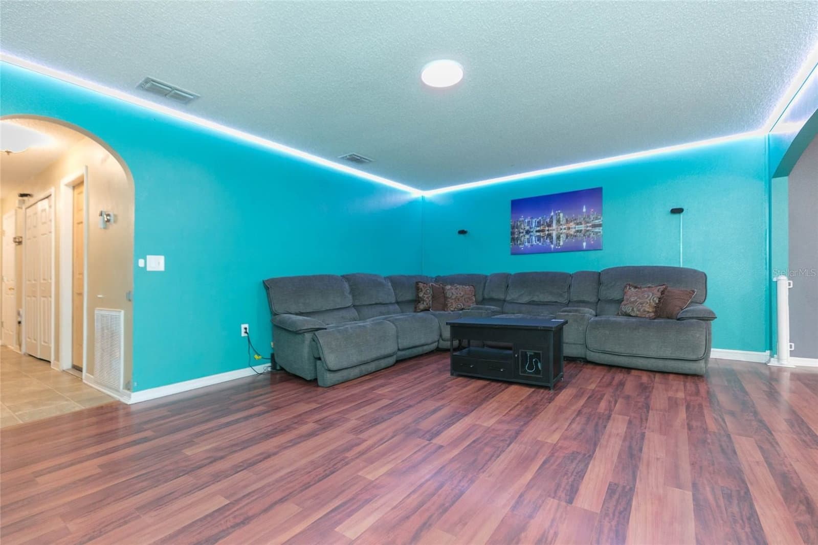 9922 ASHBURN LAKE