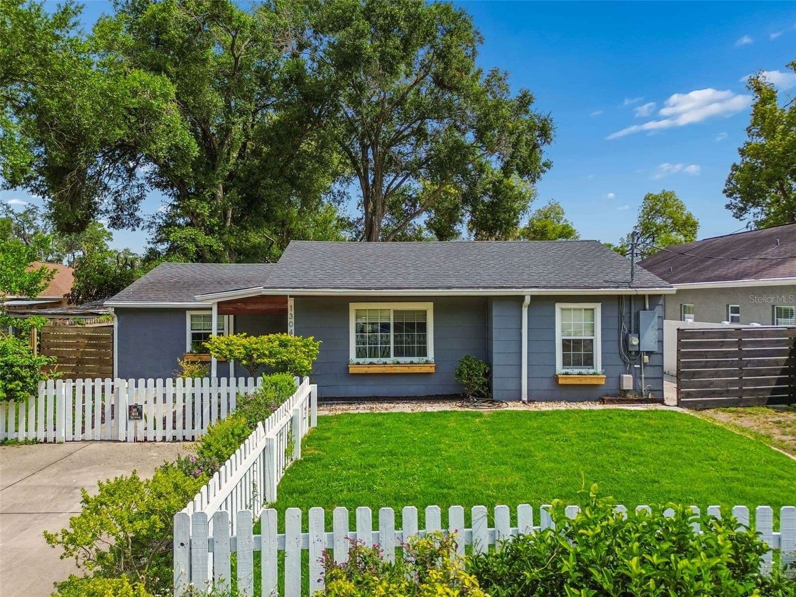 1304 KNOLLWOOD