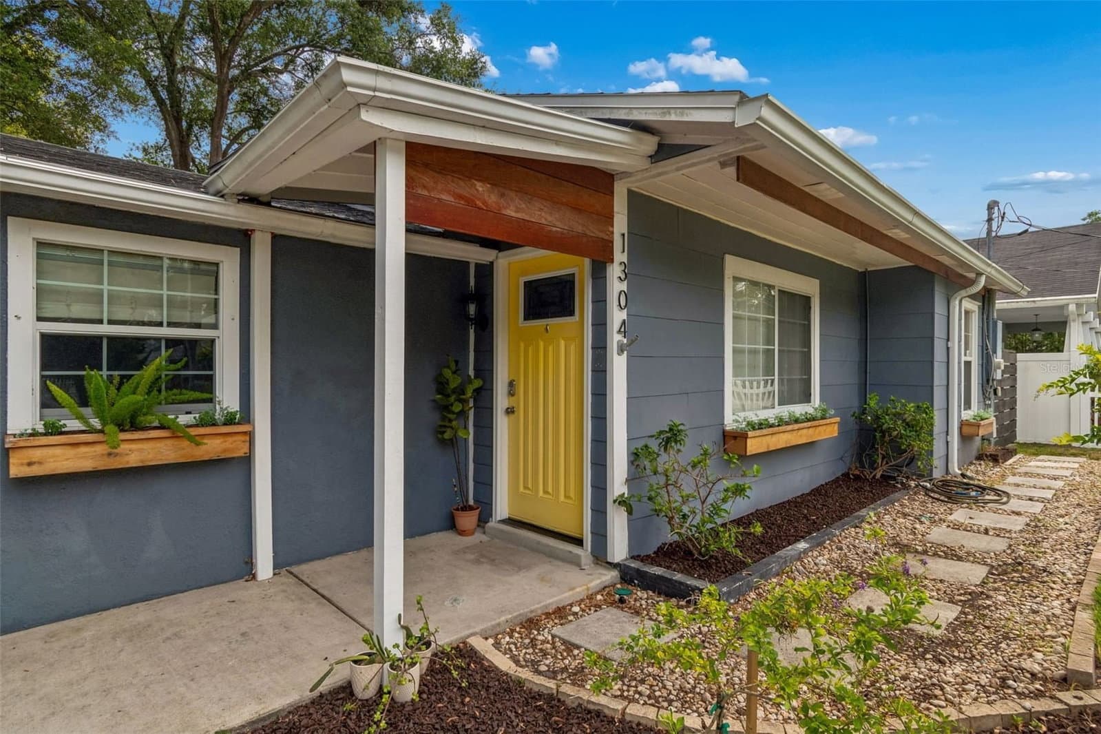 1304 KNOLLWOOD