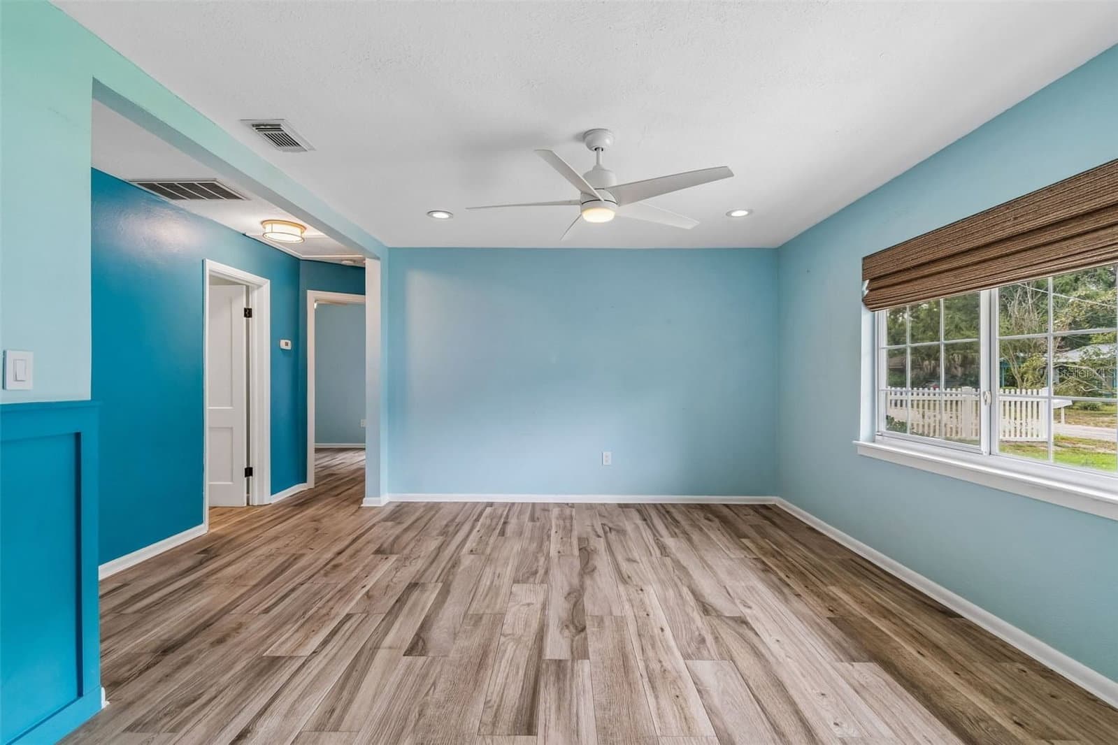 Photo 4 of 1304 KNOLLWOOD