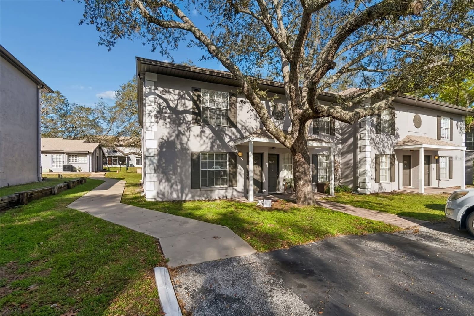 5182 SUNRIDGE PALMS