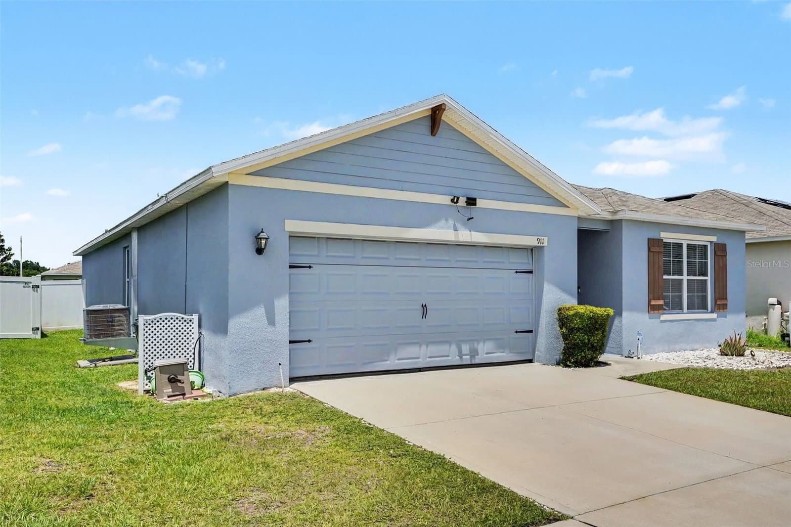 911 WATERVILLE DR