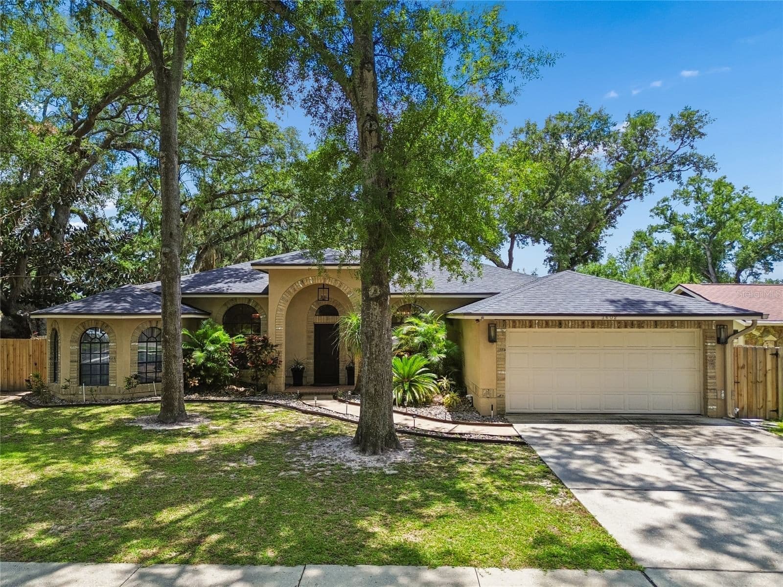 3602 ARLINGTON OAKS