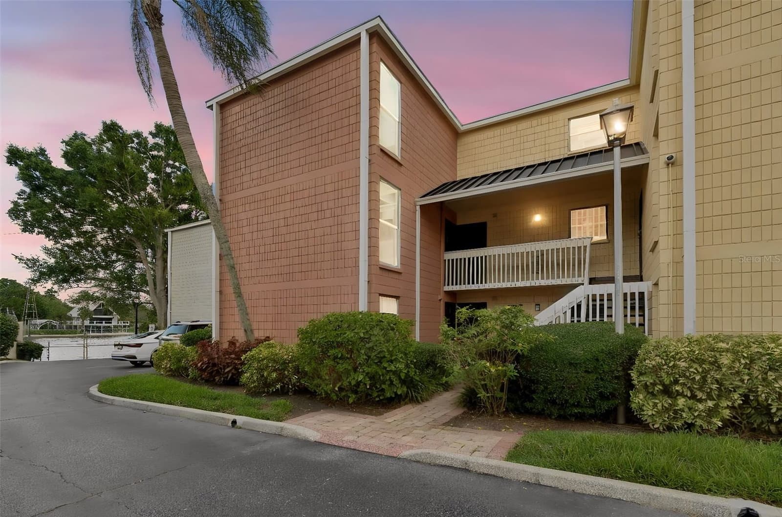 2424 TAMPA BAY