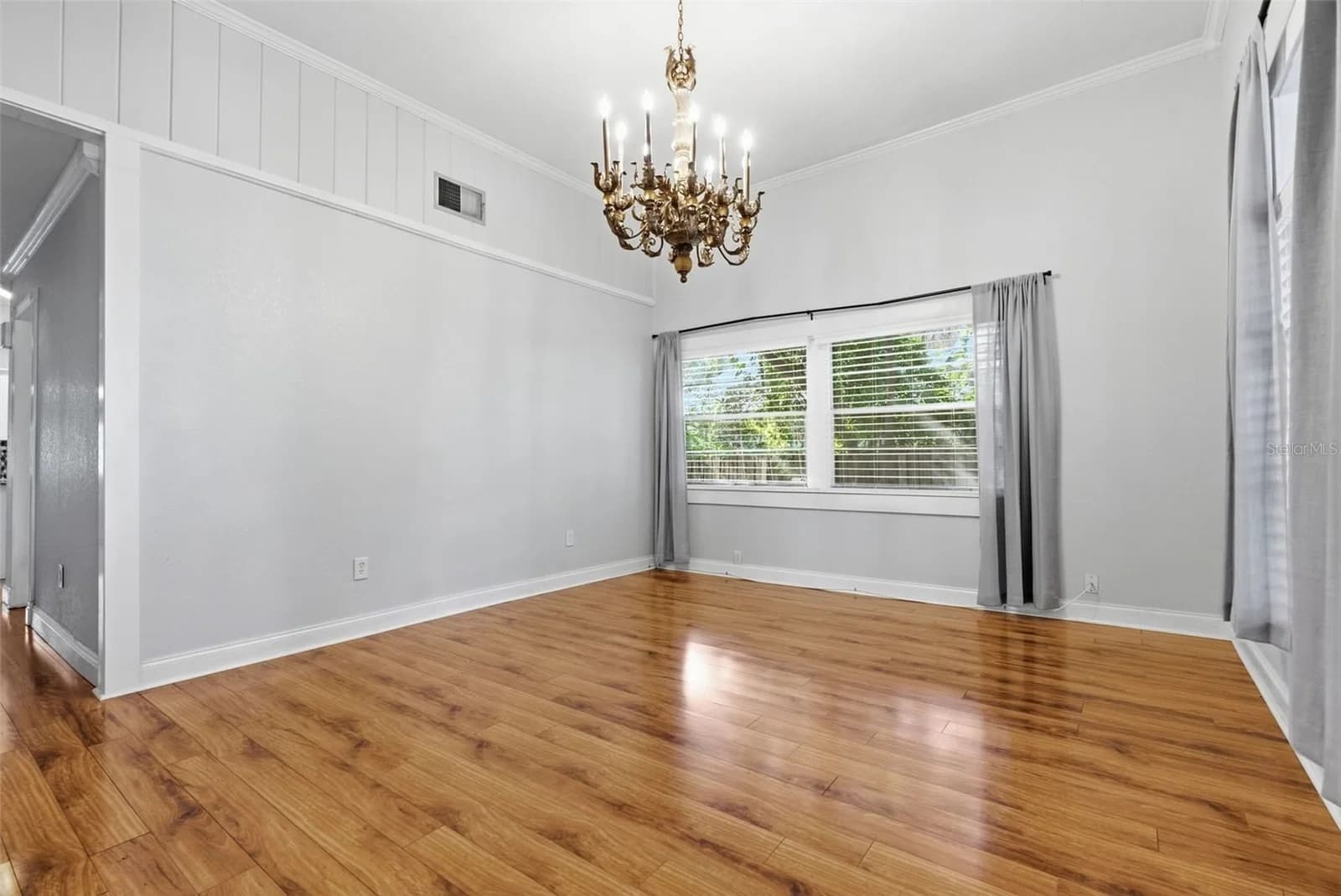 Photo 4 of 3017 WOODROW Avenue
