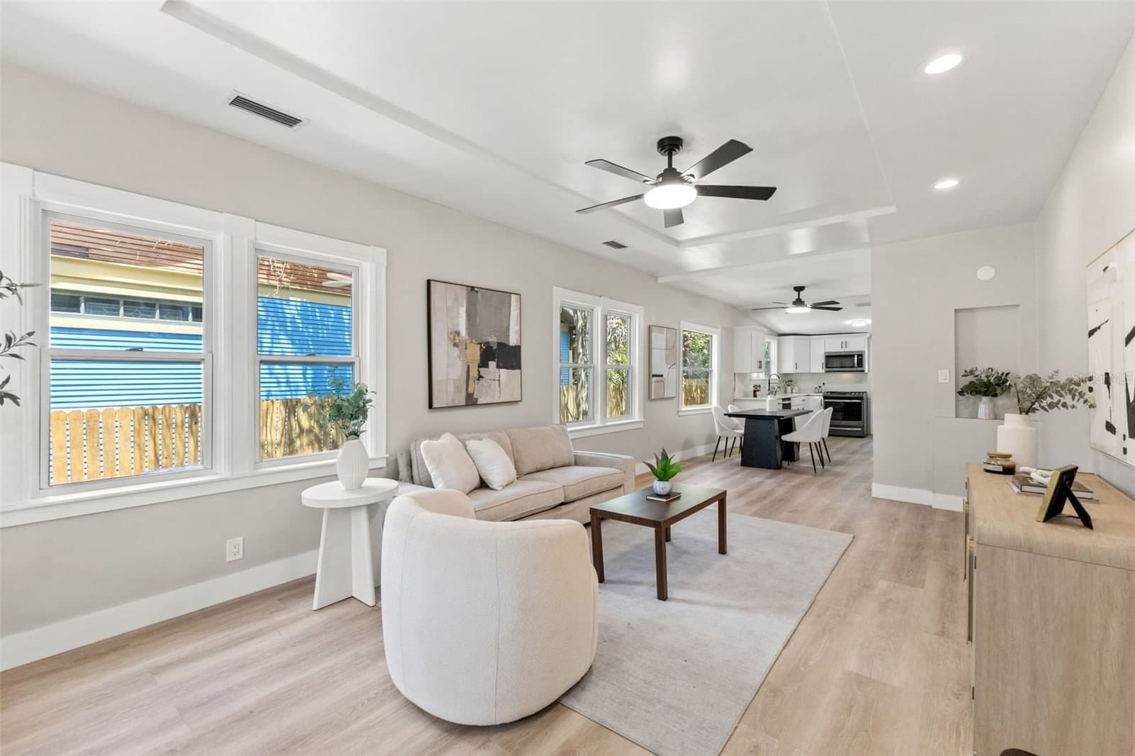604 LAMBRIGHT