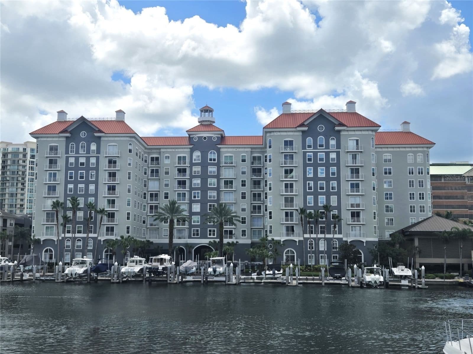 700 HARBOUR ISLAND
