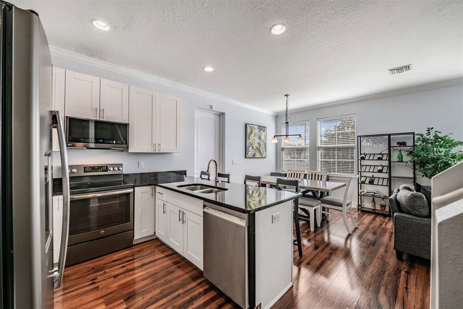 Photo 4 of 6921 INTERBAY
