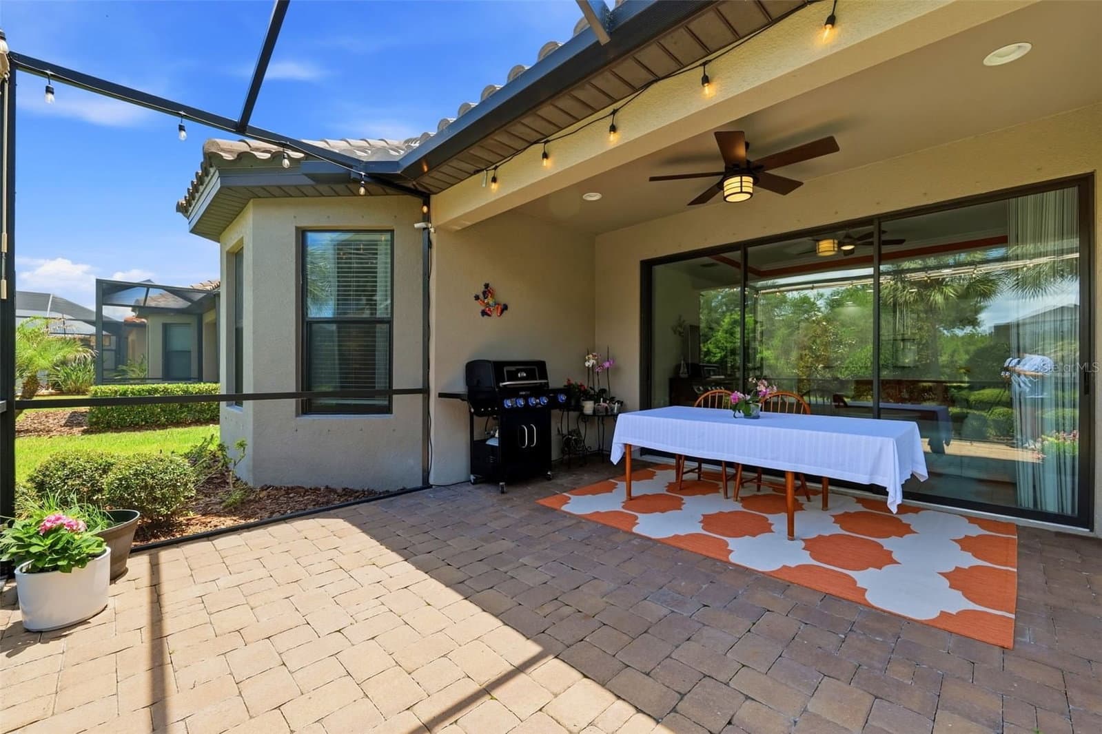Photo 4 of 8412 ALBERATA VISTA