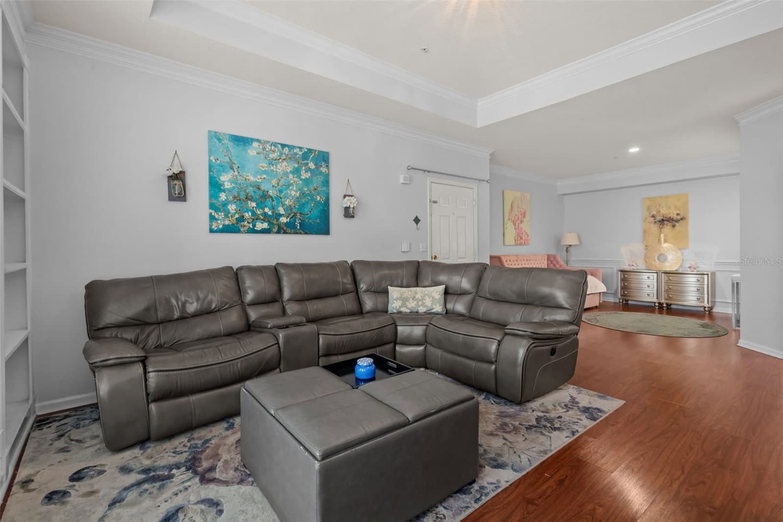 3302 BAY CLUB
