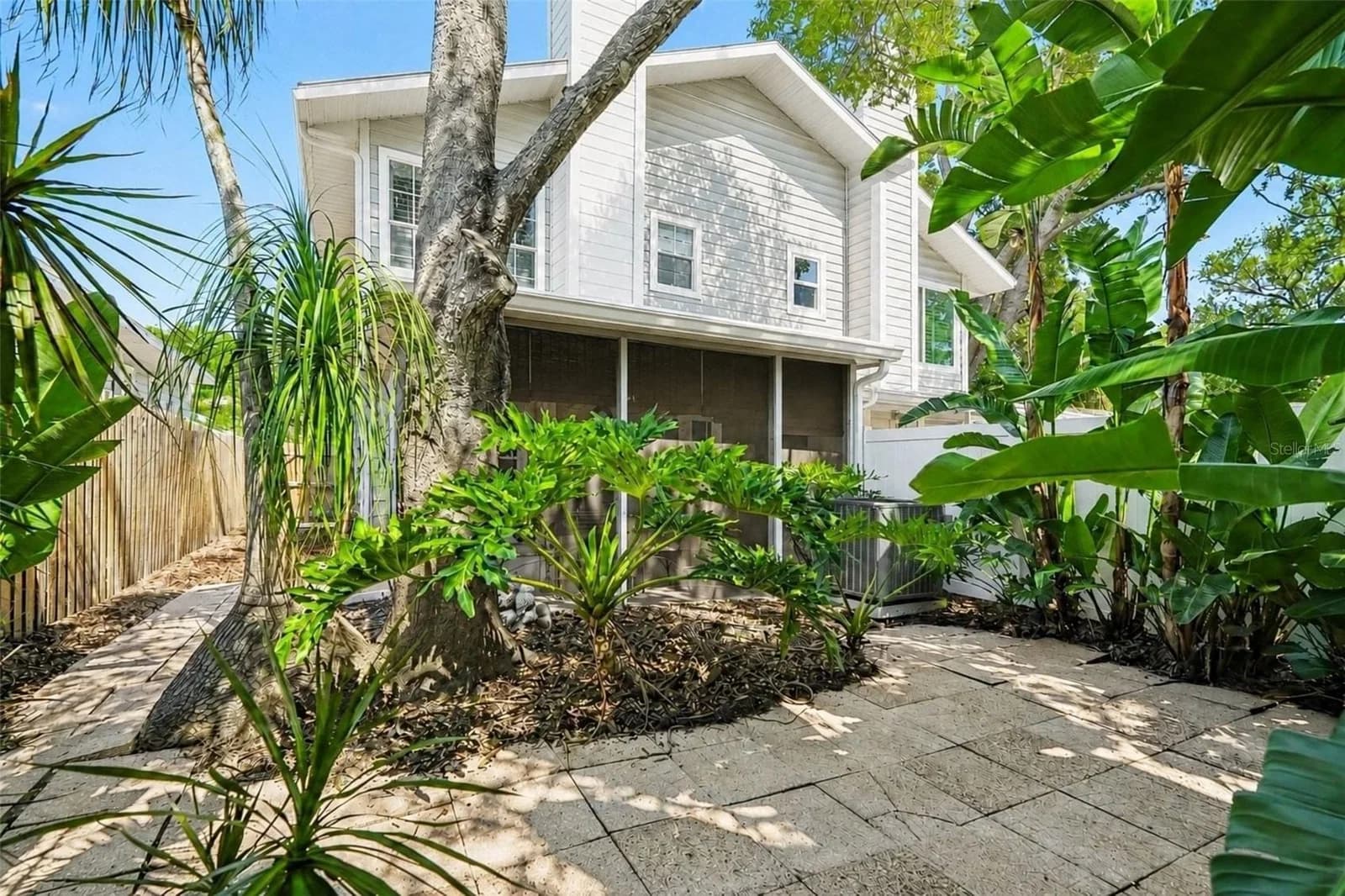 Photo 5 of 3053 CONCORDIA Avenue #A