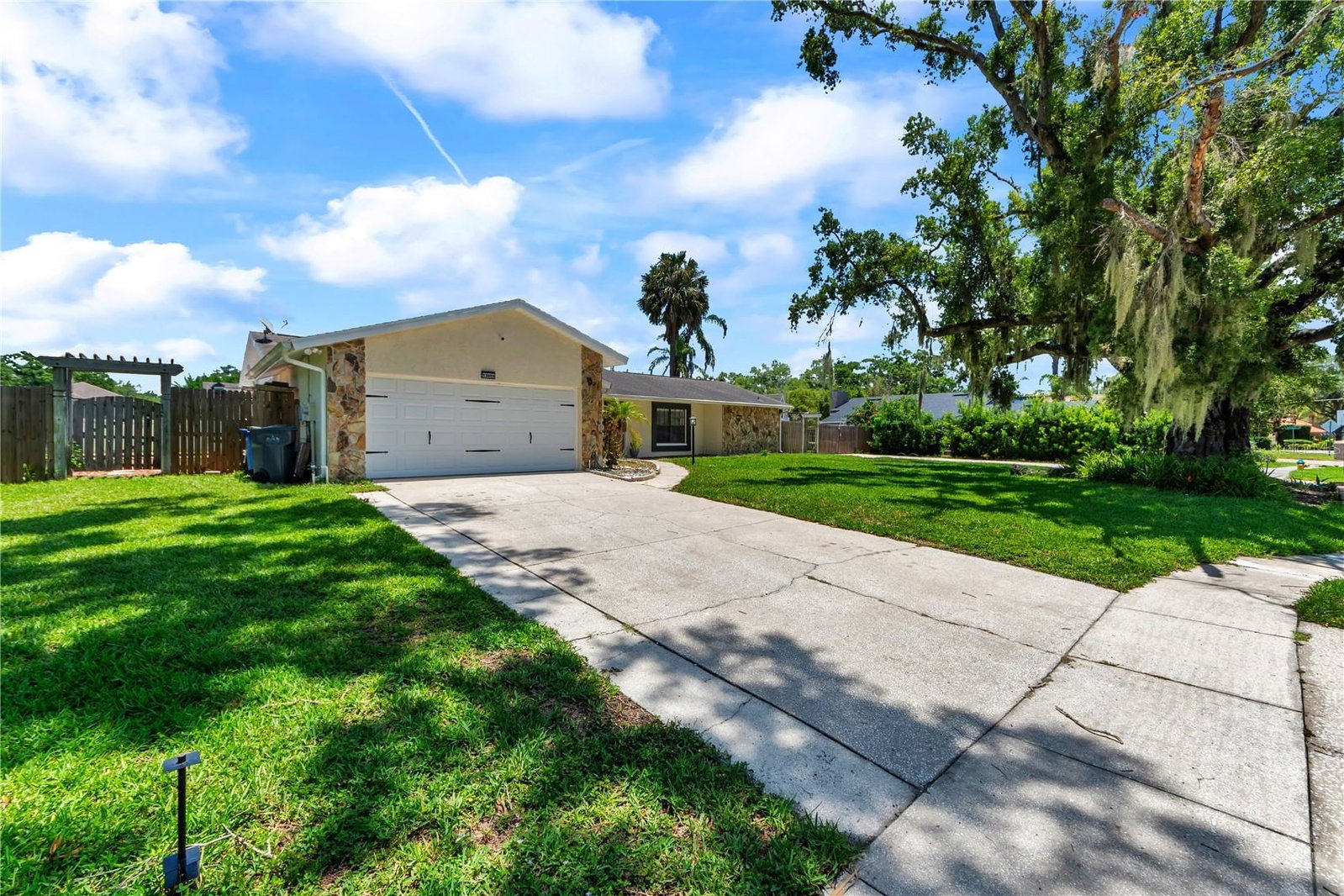 Photo 4 of 13603 WESTSHIRE
