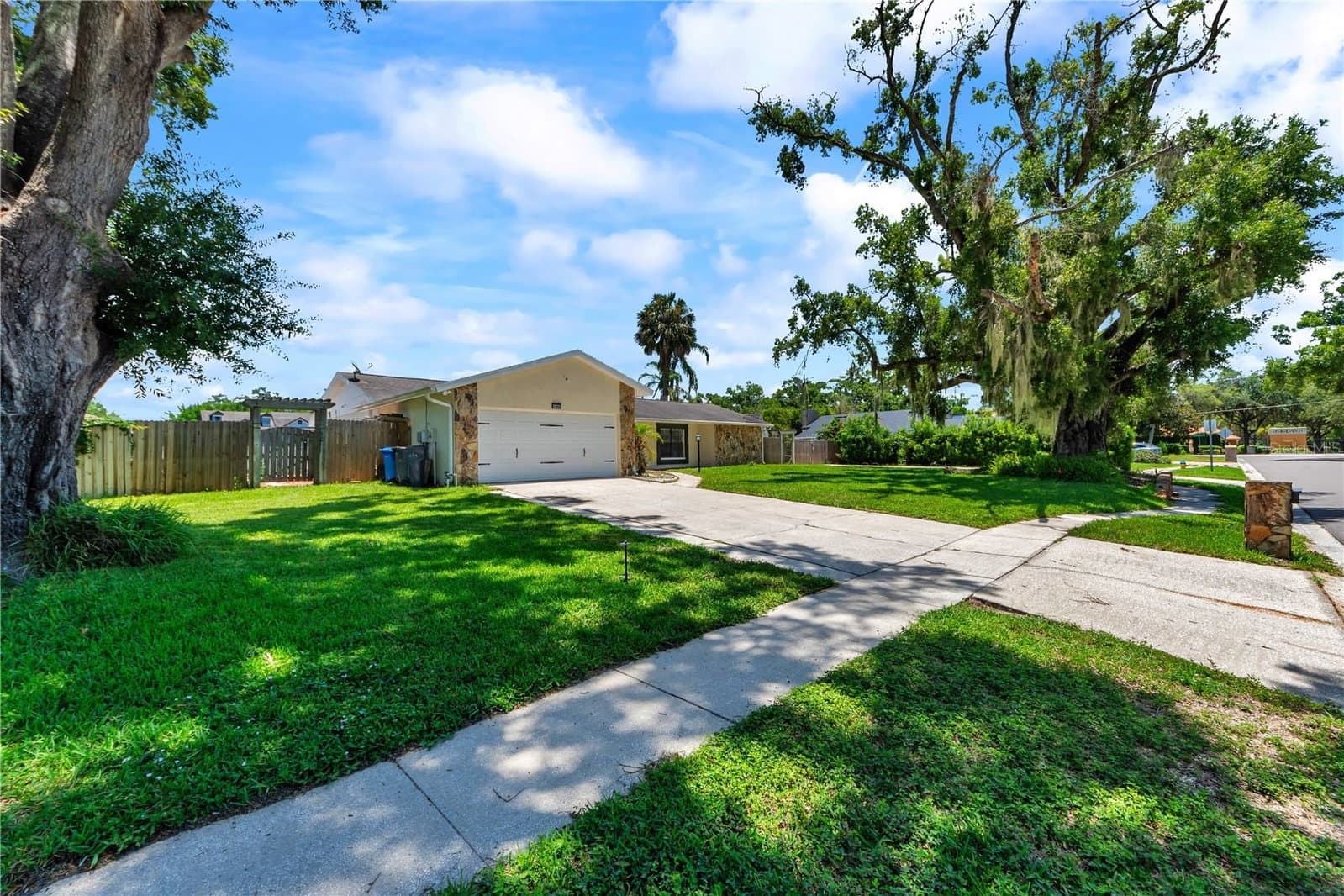 Photo 5 of 13603 WESTSHIRE