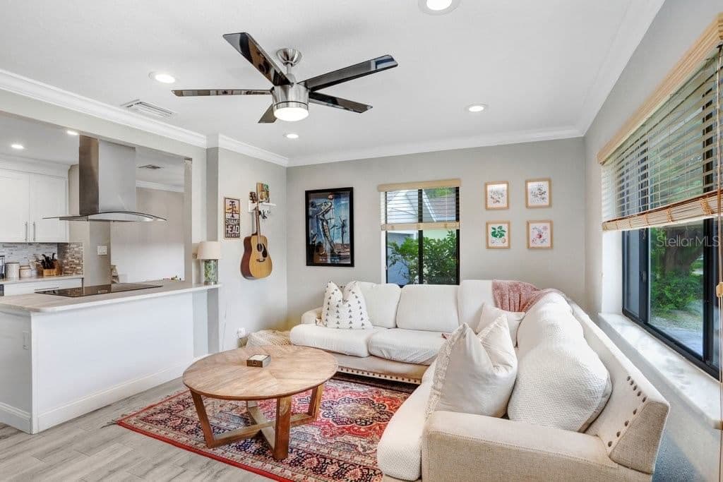 Photo 4 of 4415 BAY VILLA