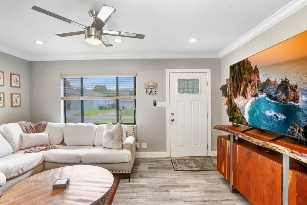 Photo 5 of 4415 BAY VILLA