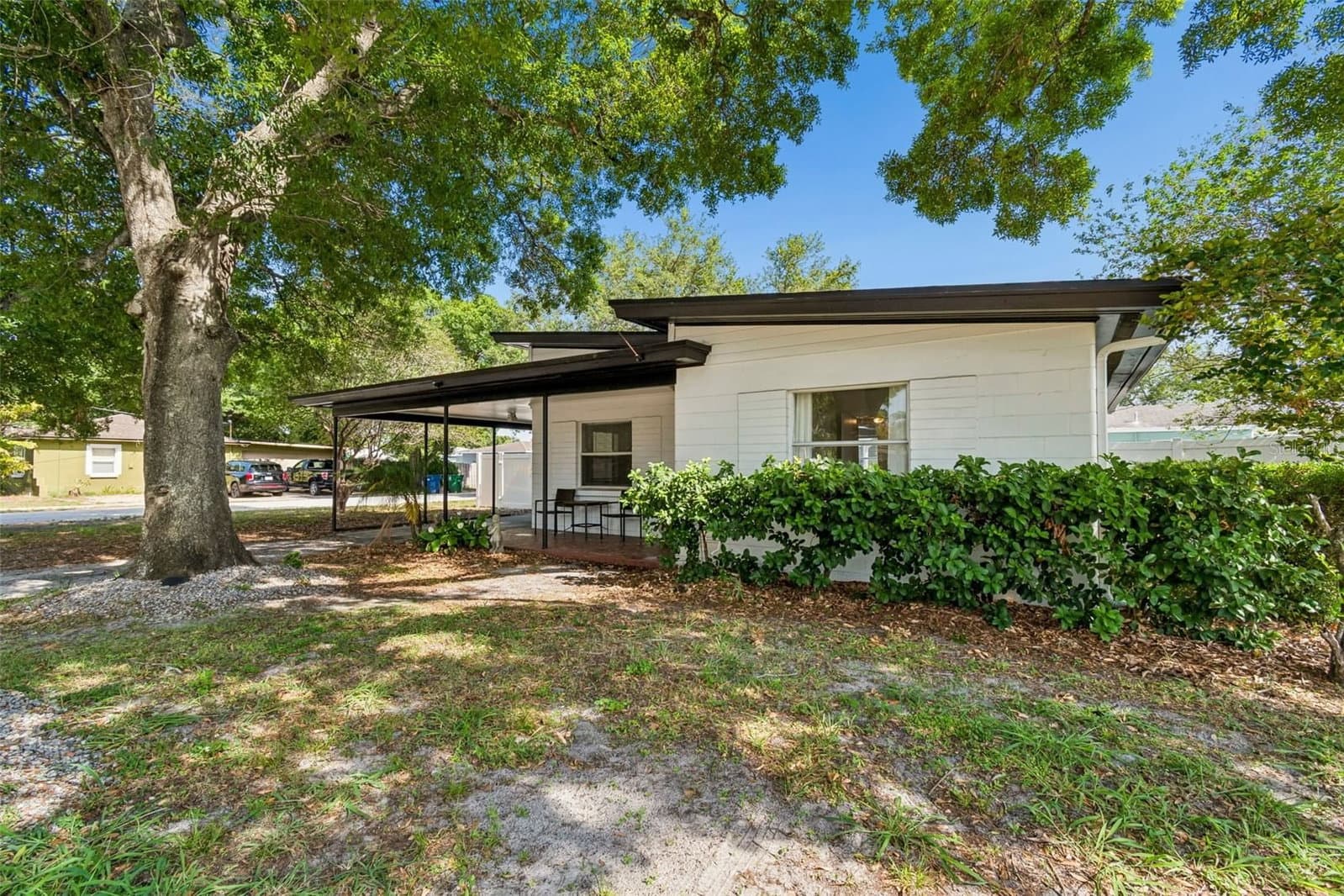 4602 BAY VILLA
