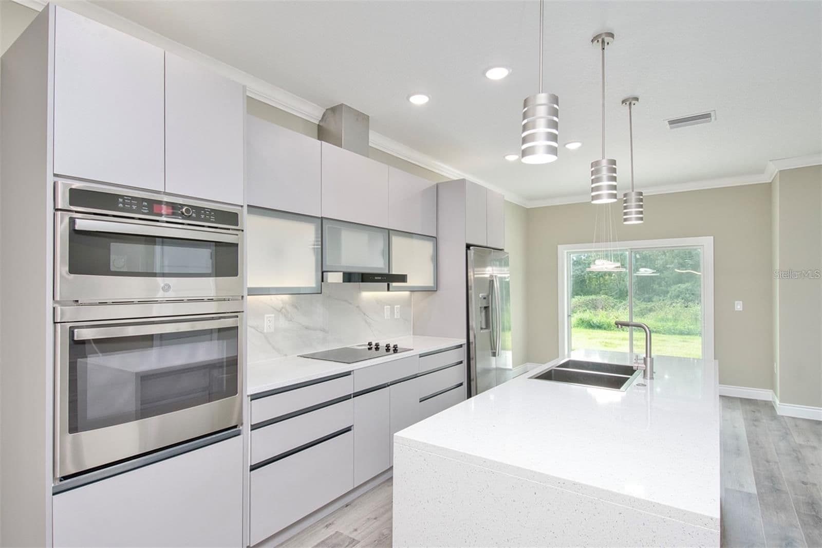 Photo 5 of 1815 BRENTWOOD