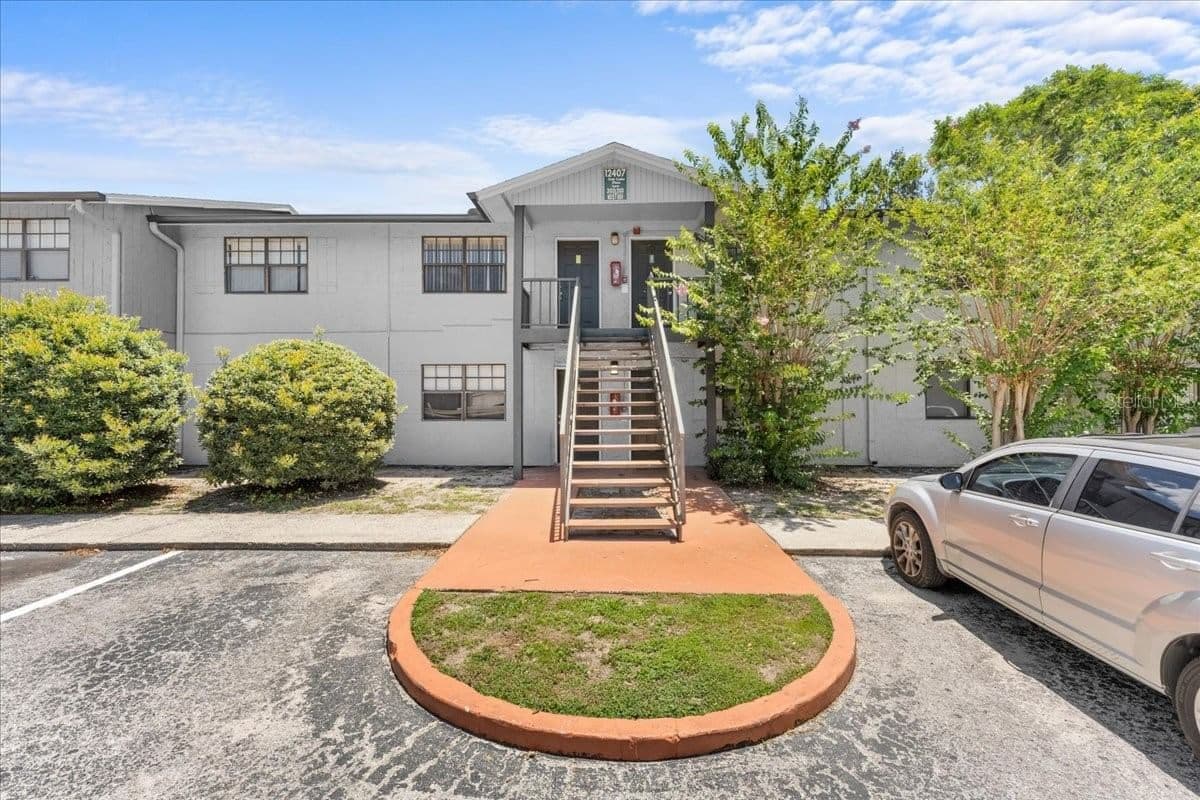 12407 OAK CEDAR
