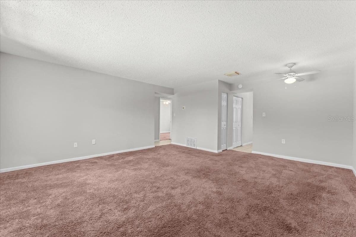 12407 OAK CEDAR