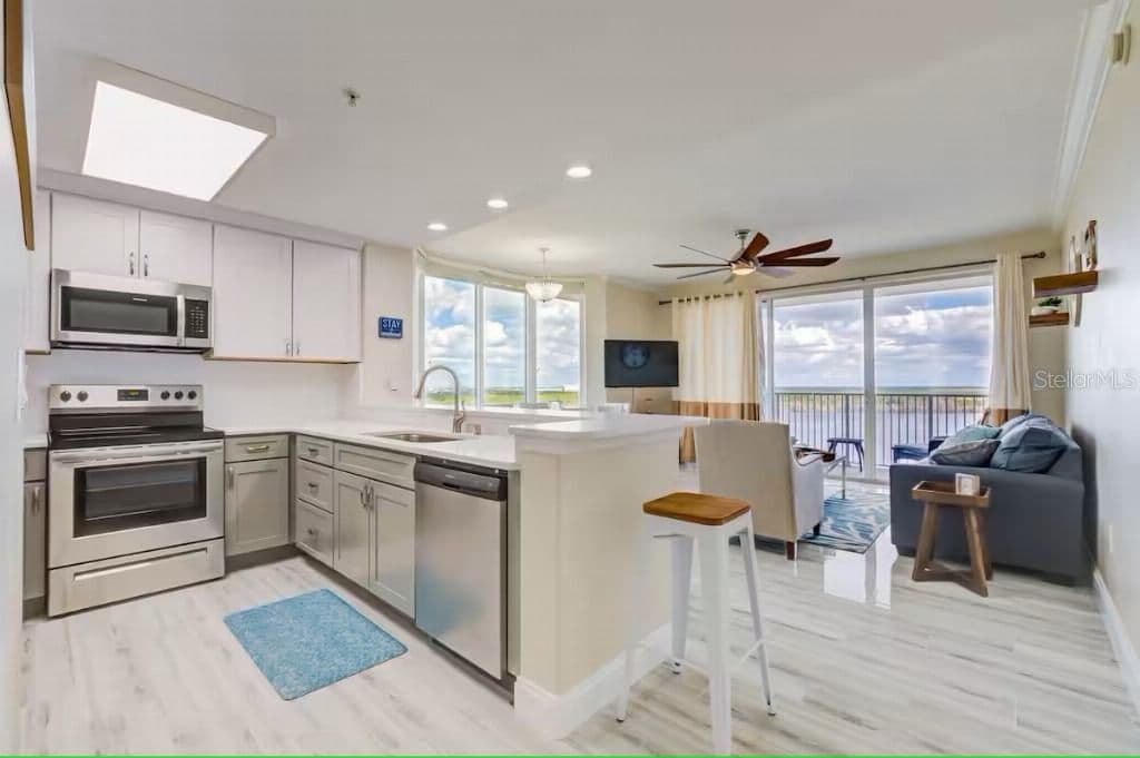Photo 4 of 13415 BLUE HERON BEACH