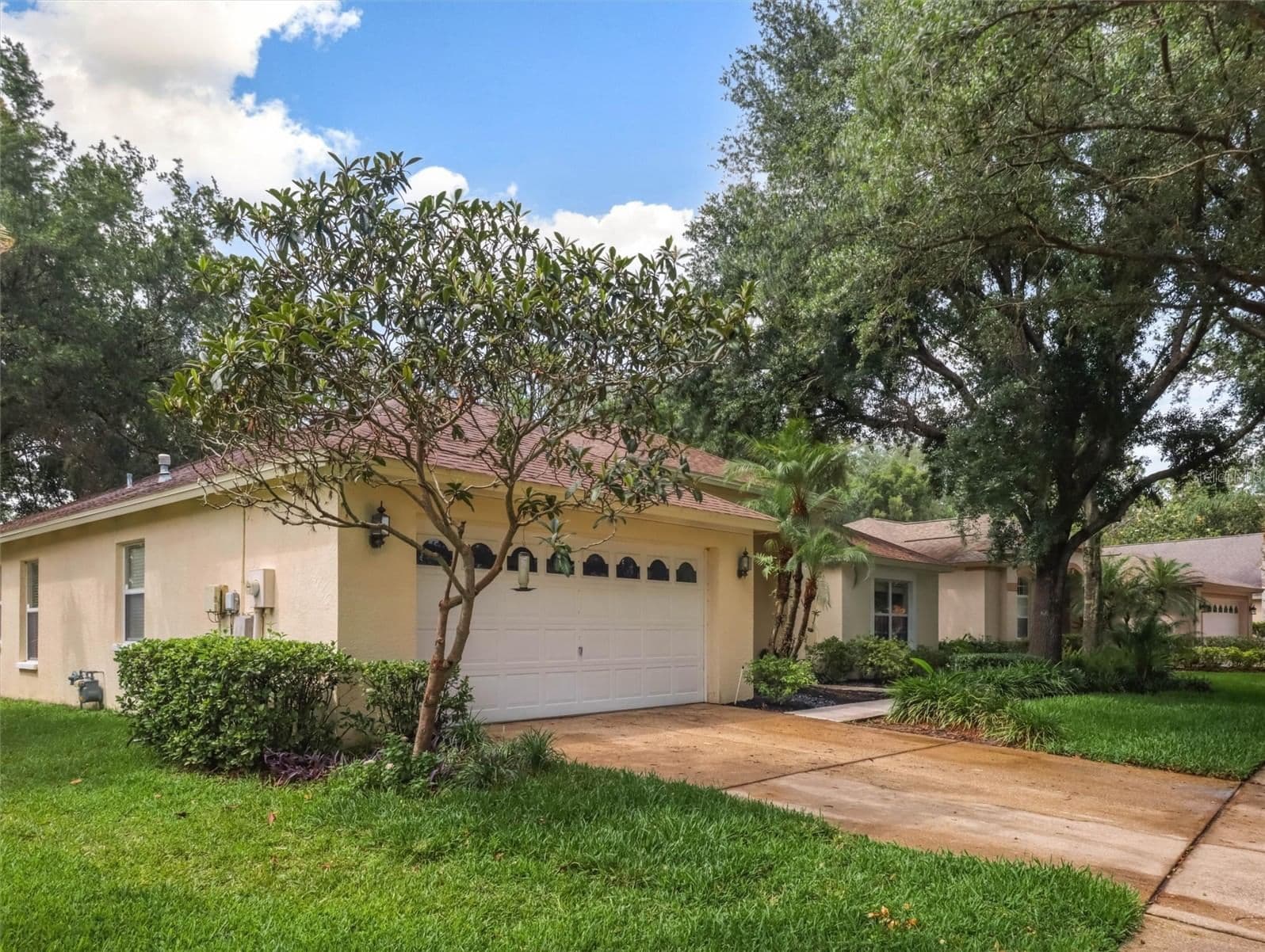 10110 WHISPER POINTE