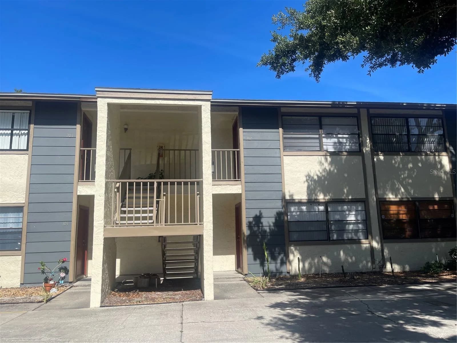 4809 MOUND Avenue #105