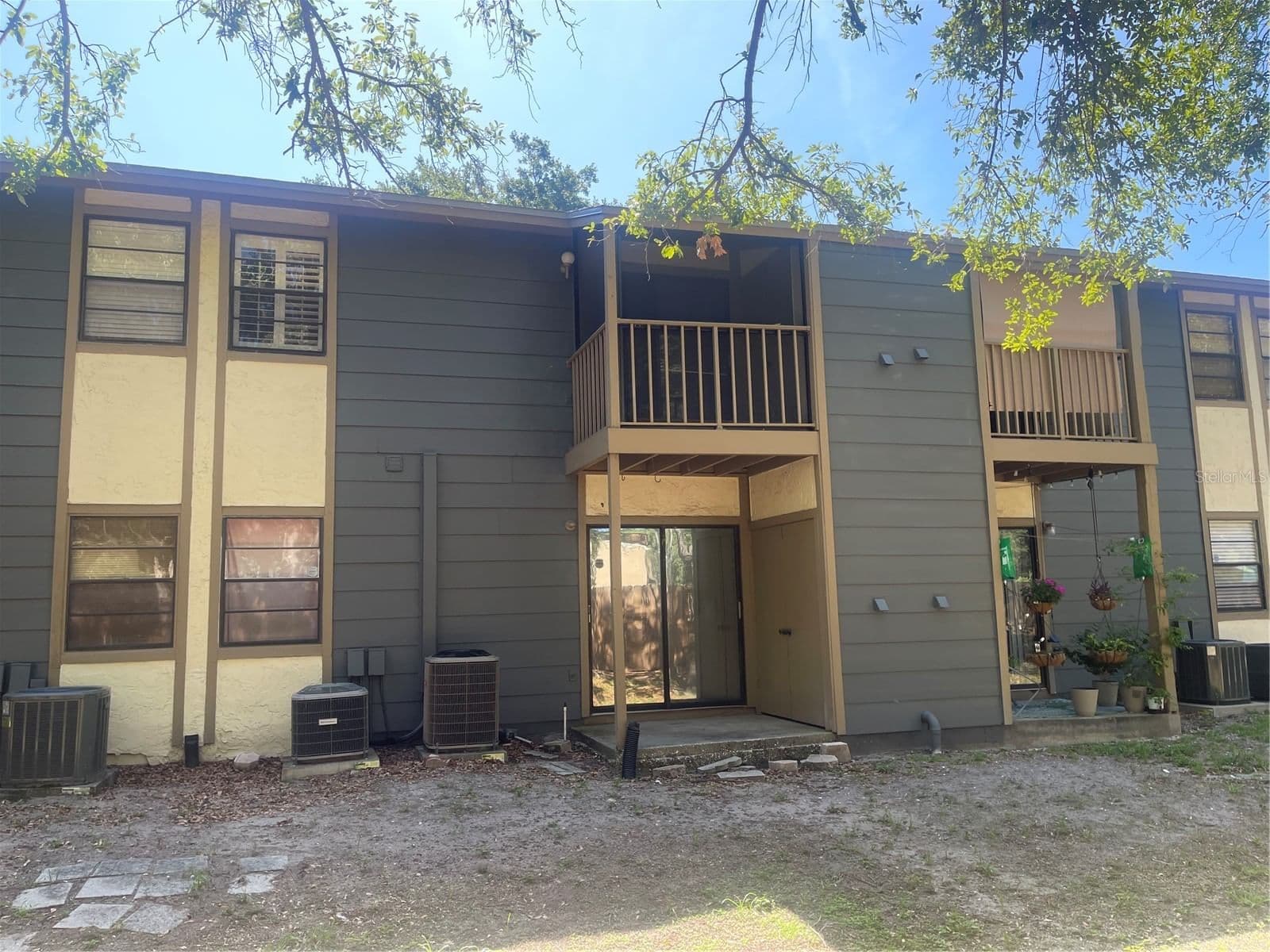Photo 4 of 4809 MOUND Avenue #105