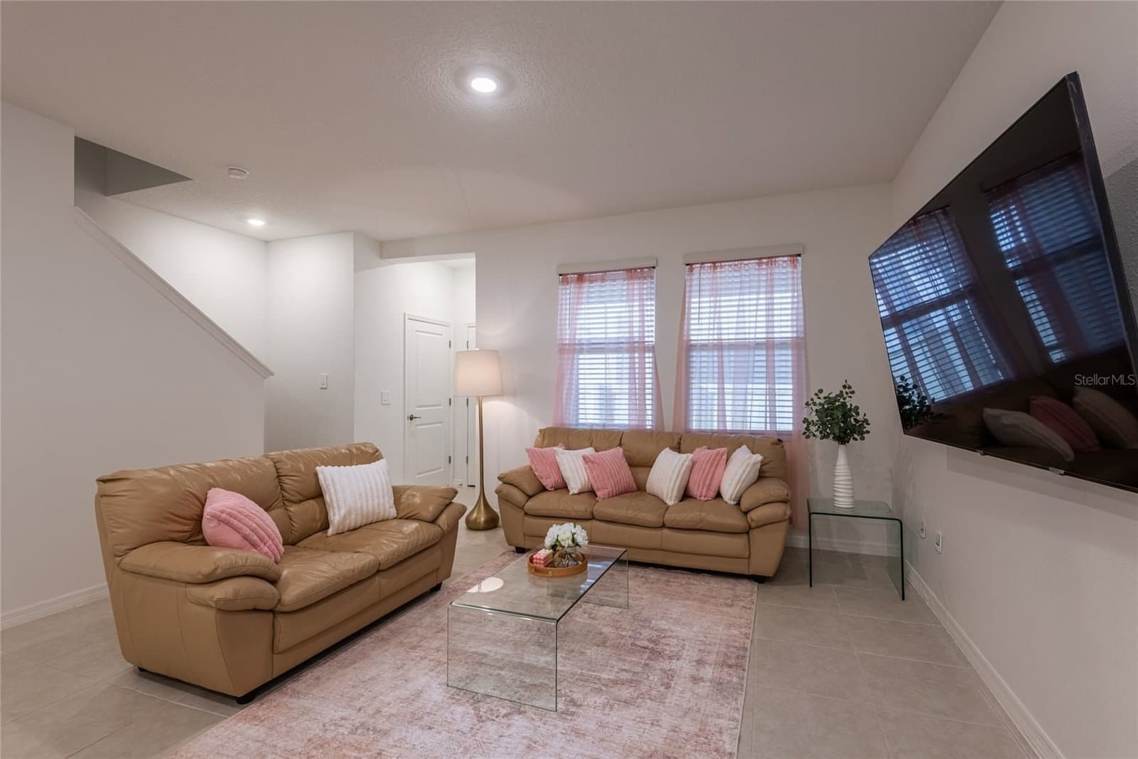 10807 FORT WHITE