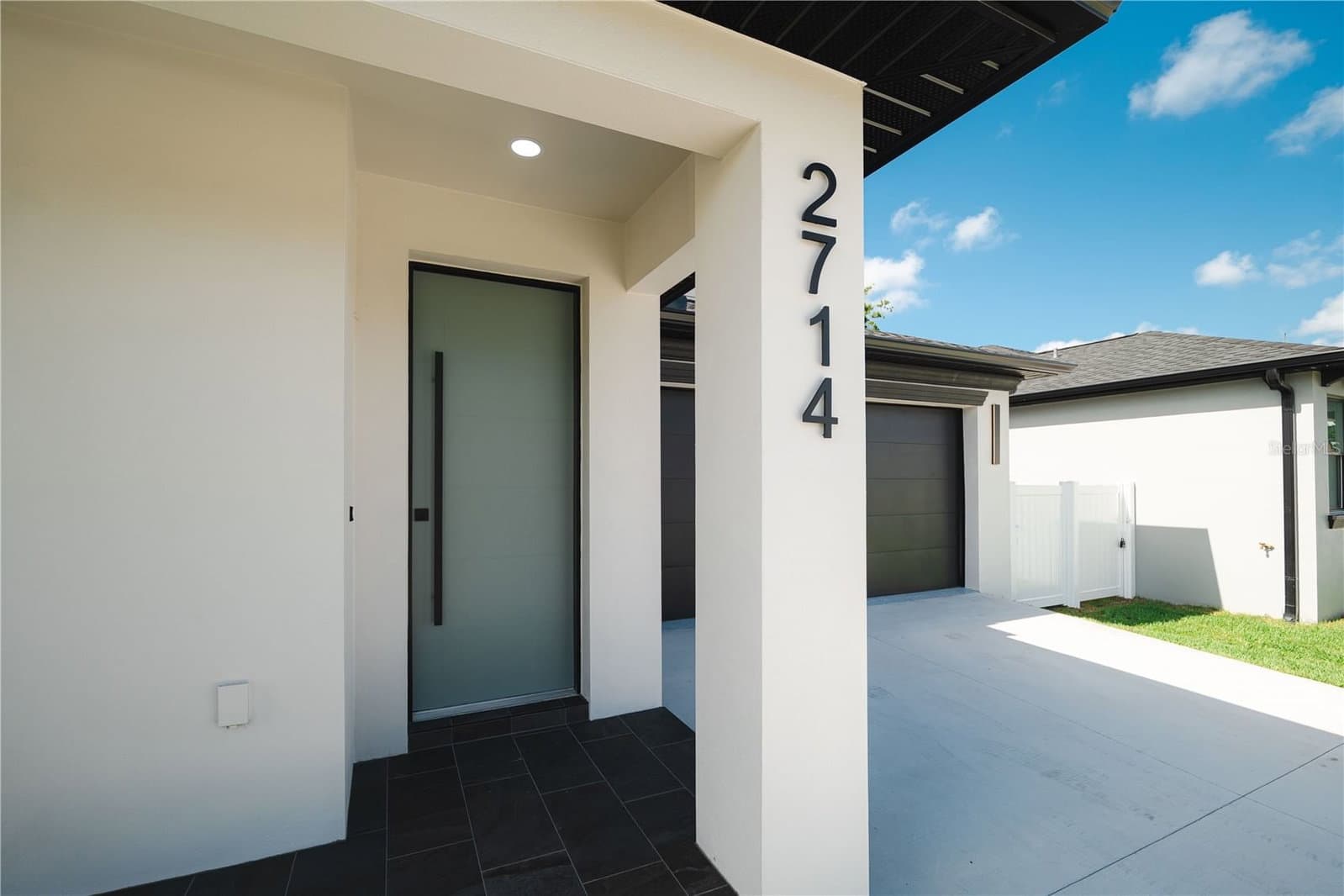 2714 TAMPA BAY