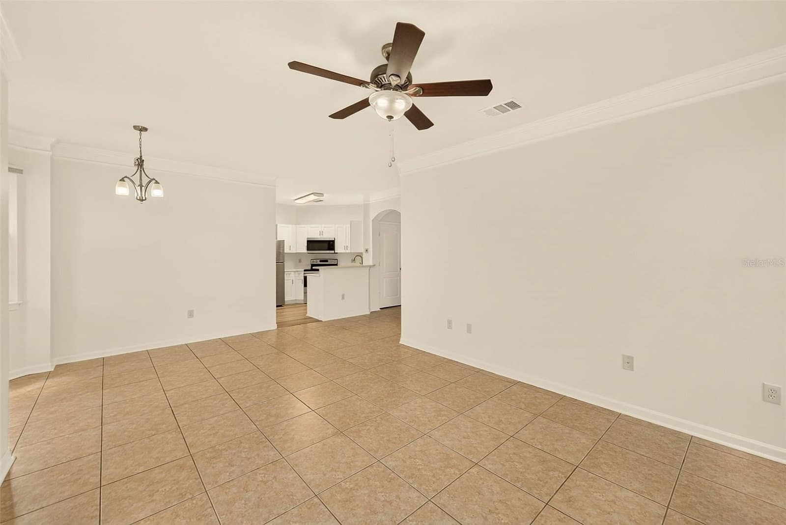 Photo 4 of 18138 VILLA CREEK