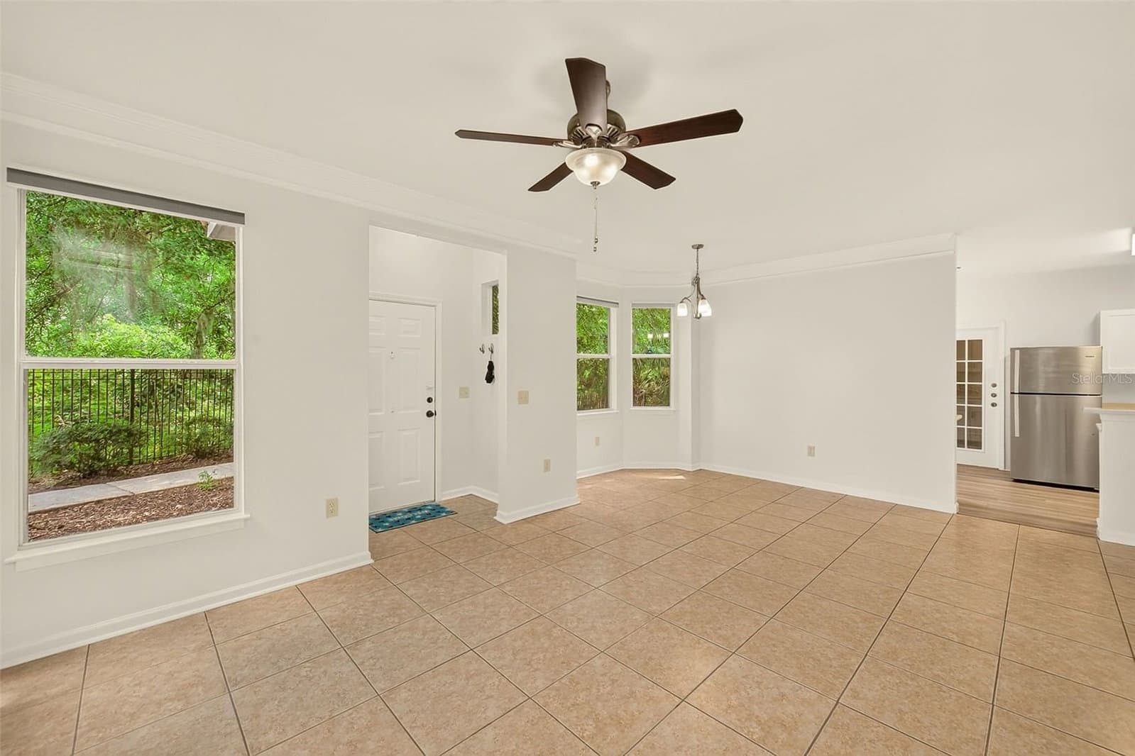 Photo 5 of 18138 VILLA CREEK