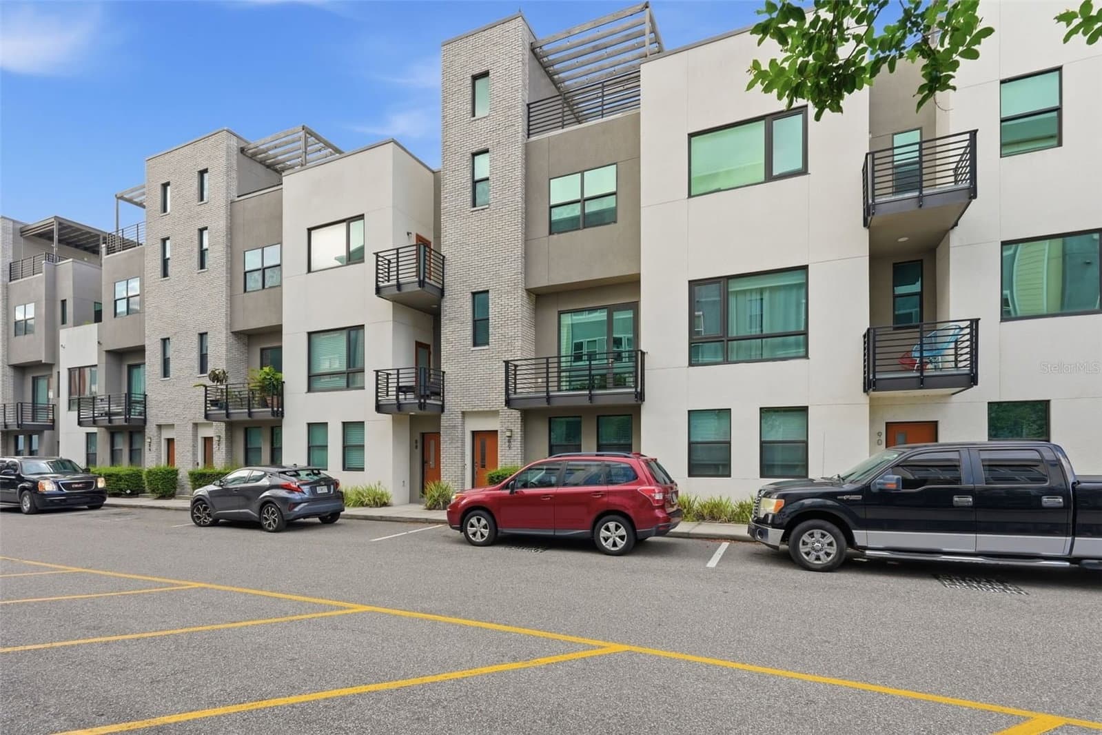 2511 GRADY