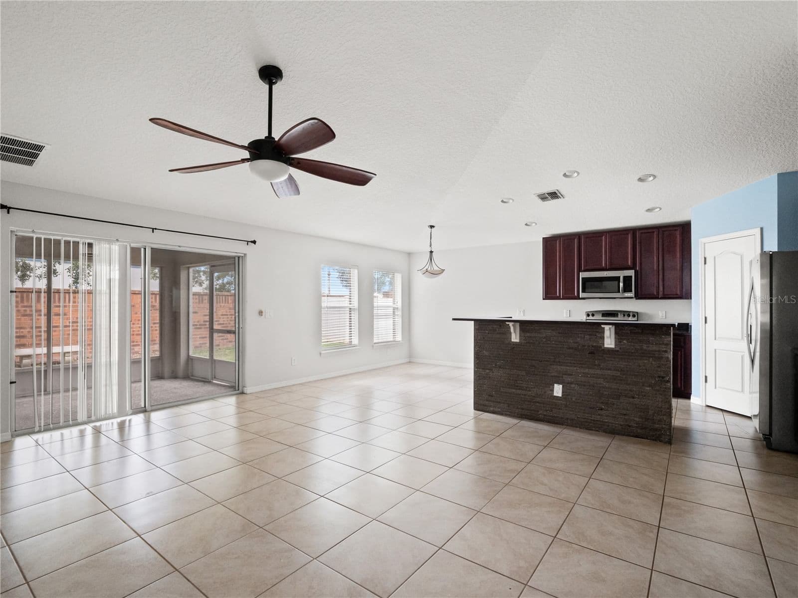 Photo 5 of 411 MILLWOOD