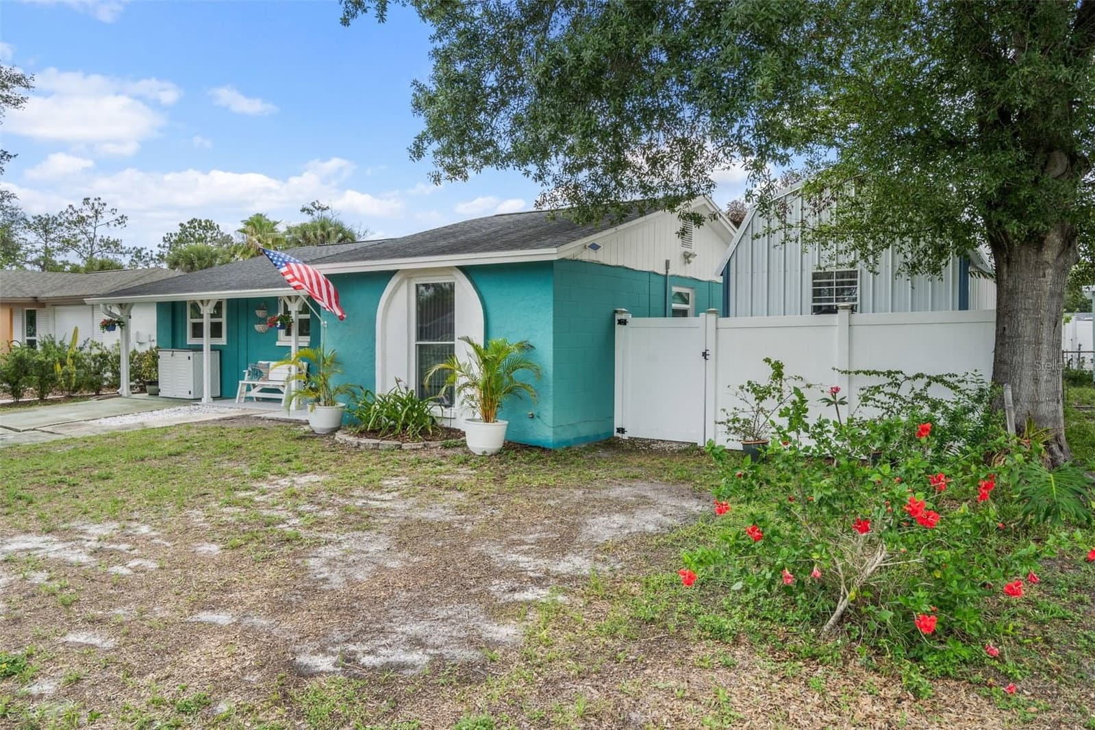 7906 WOODVINE