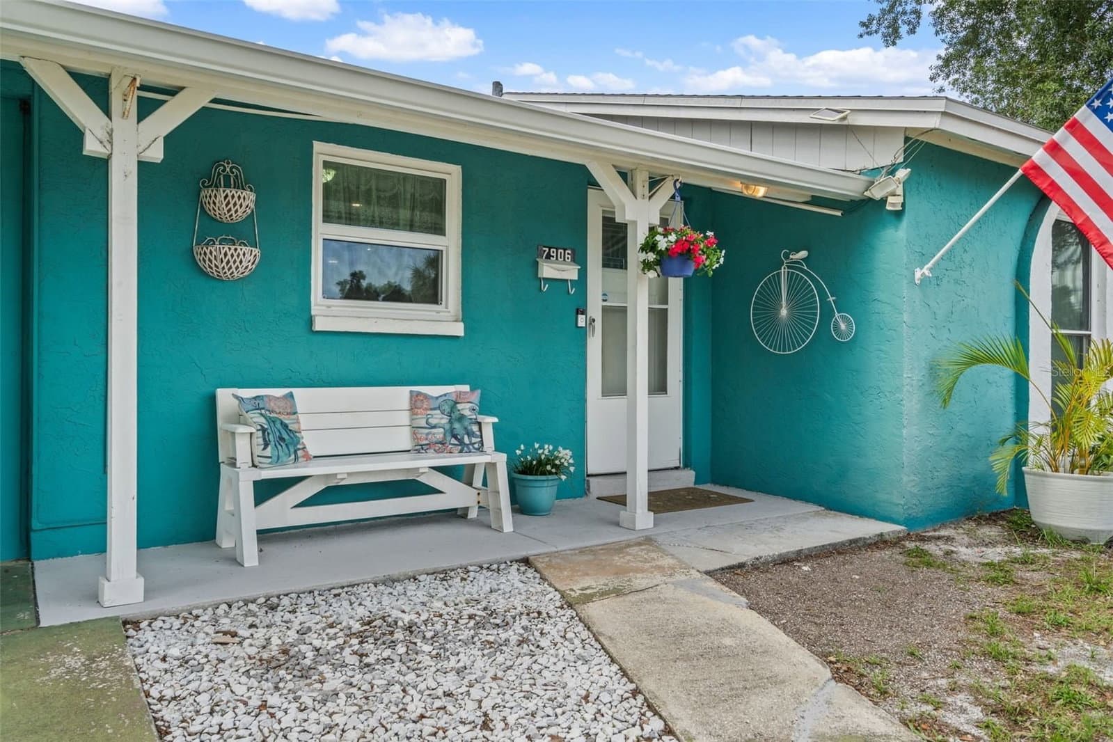 7906 WOODVINE
