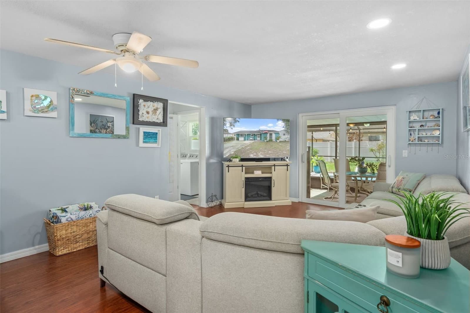 Photo 5 of 7906 WOODVINE