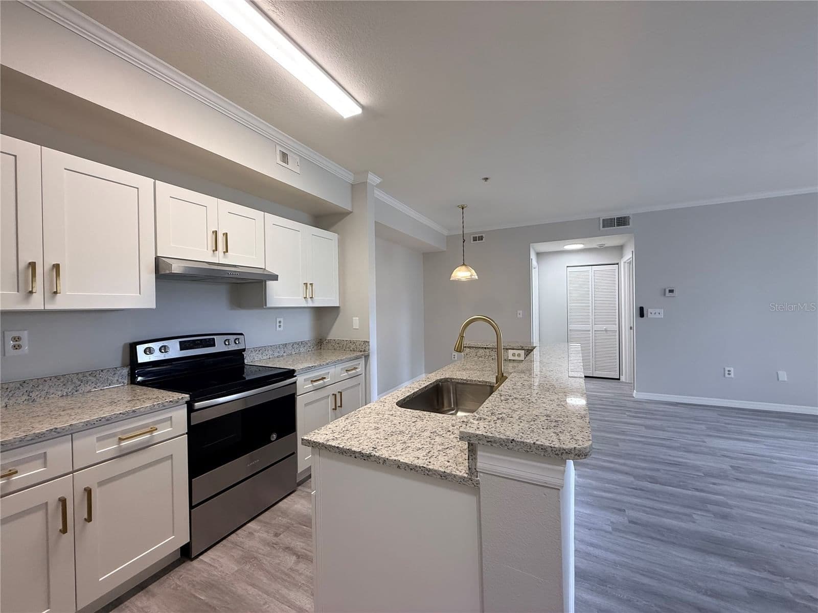 Photo 4 of 5618 PINNACLE HEIGHTS
