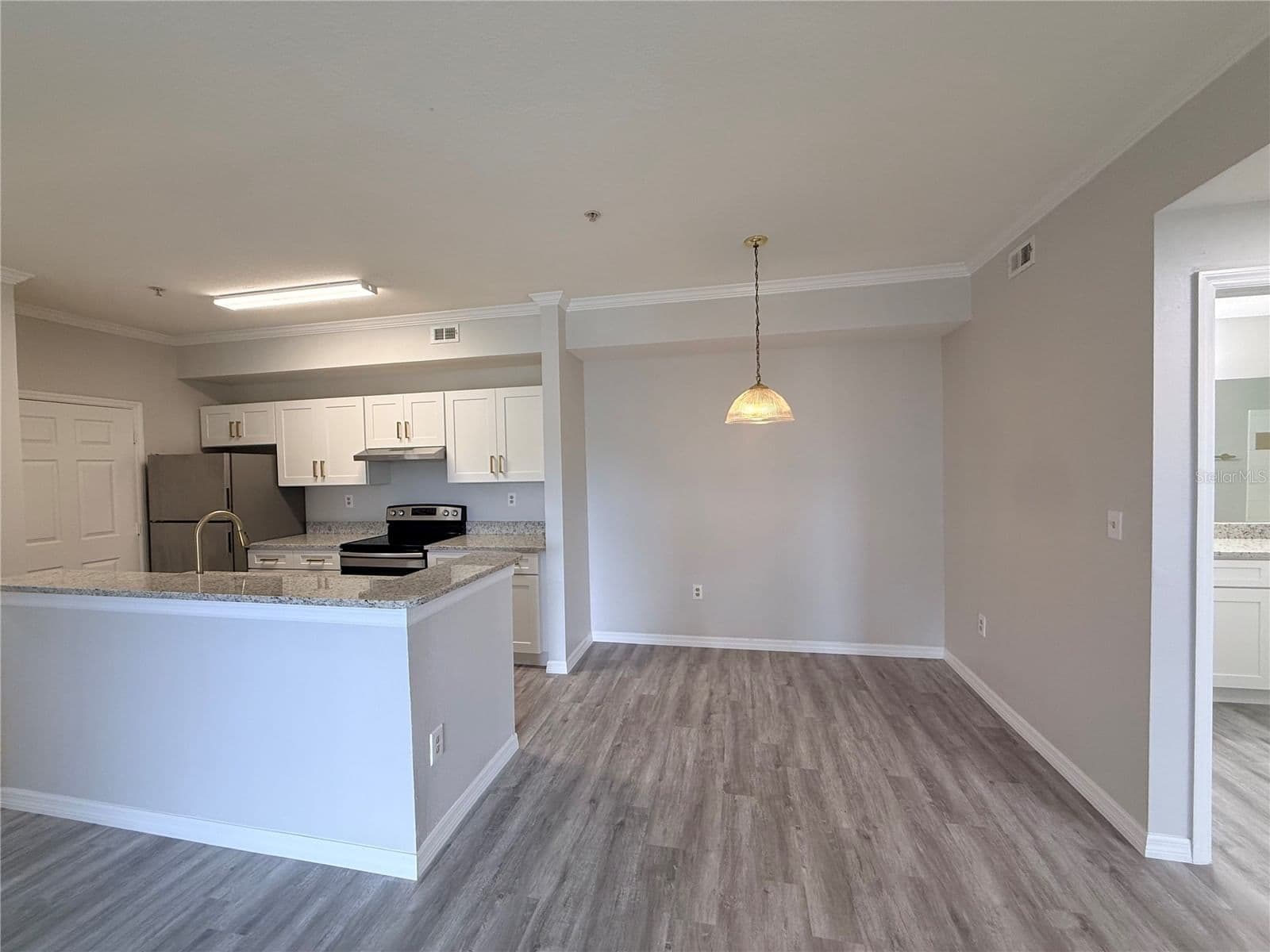 Photo 5 of 5618 PINNACLE HEIGHTS