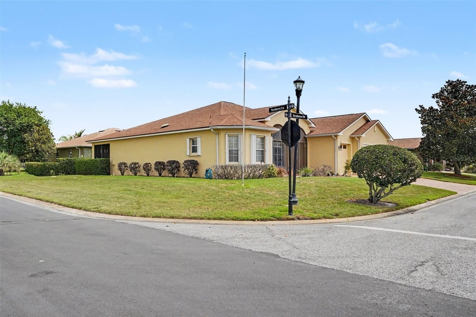 4496 STRATHMORE