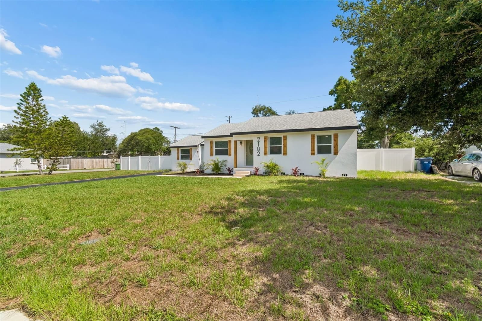 2102 FERRIS