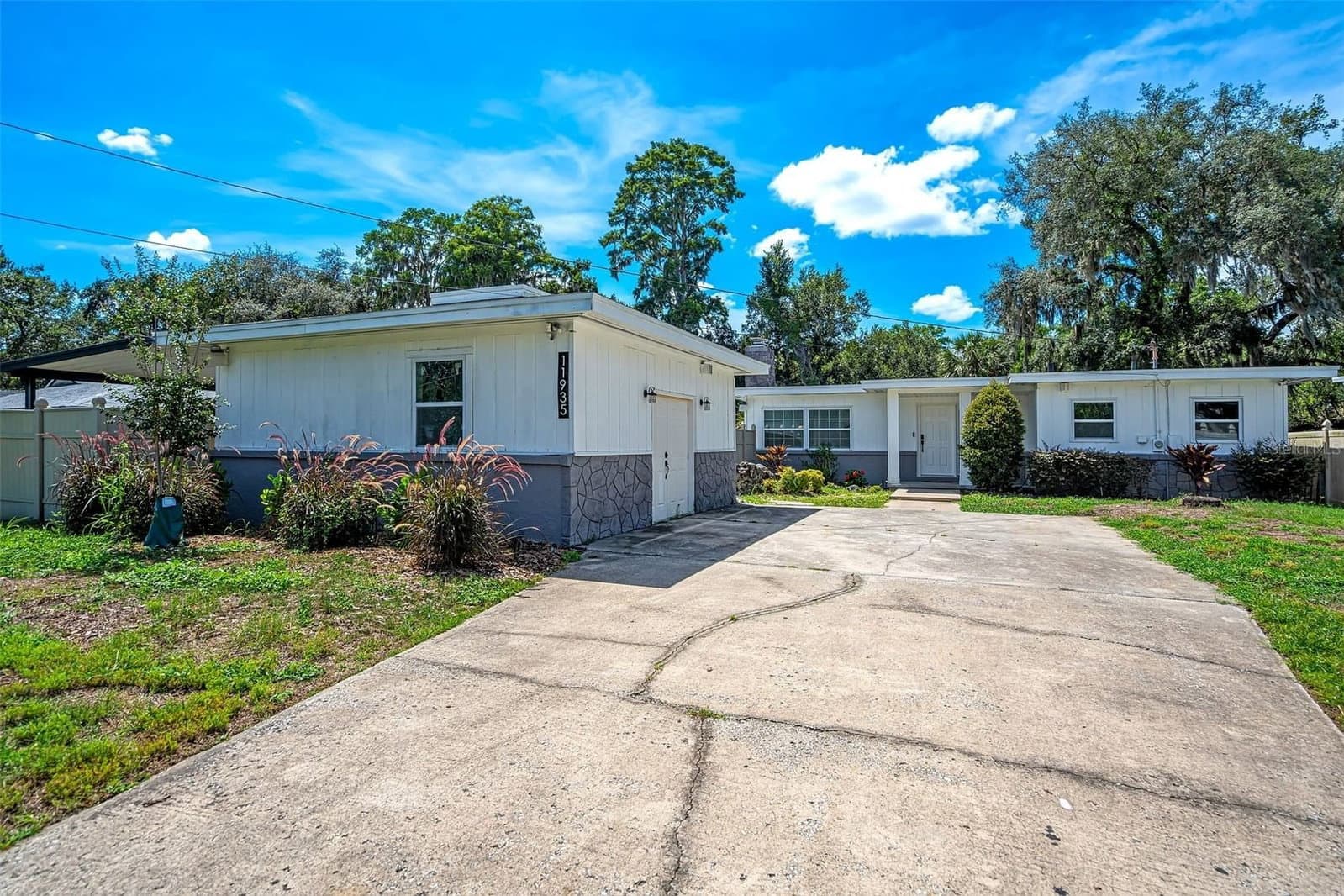 11935 RIVERHILLS