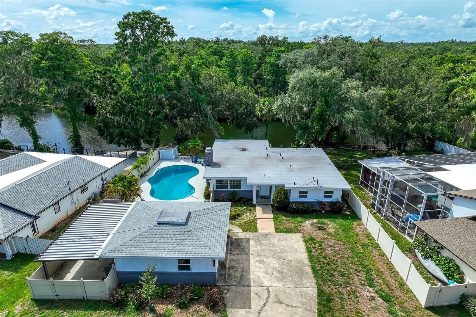 11935 RIVERHILLS