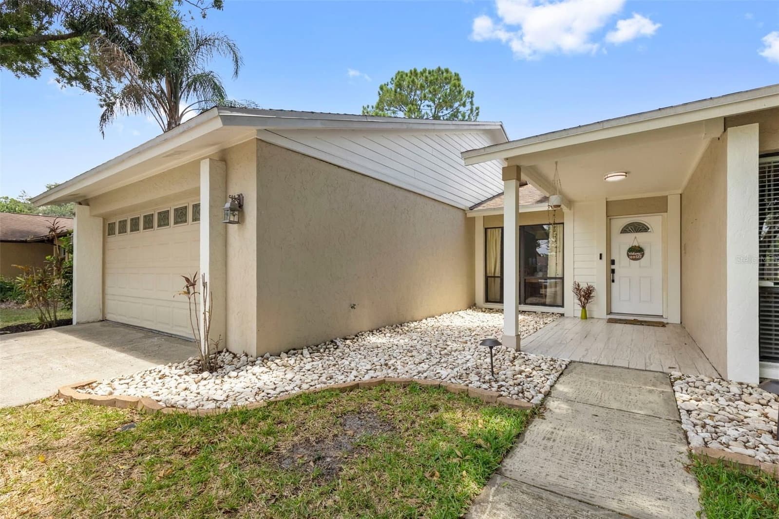 15701 COUNTRY LAKE