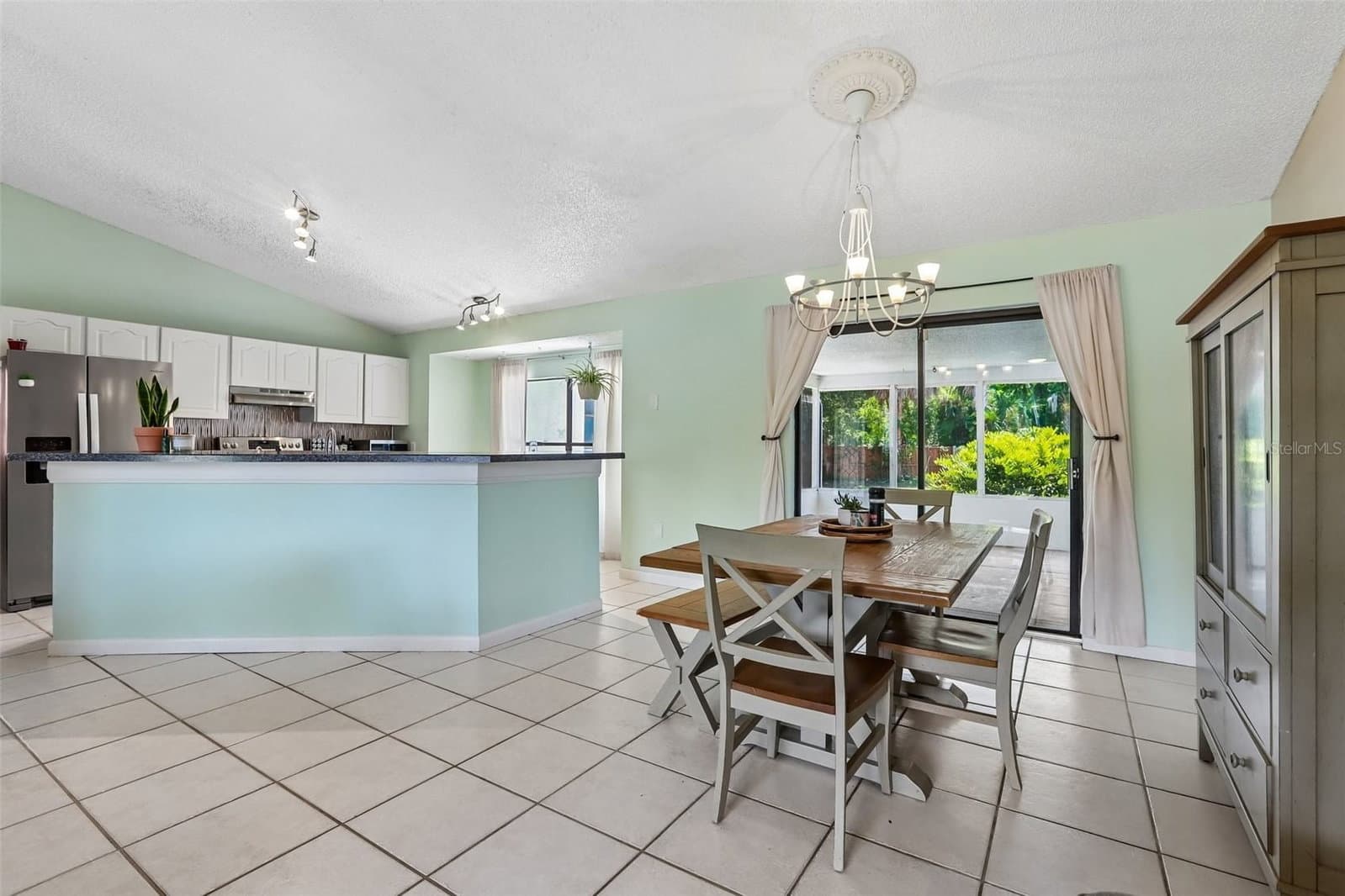 Photo 4 of 6805 LONGPOINTE