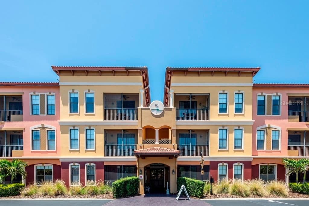 13941 CLUBHOUSE