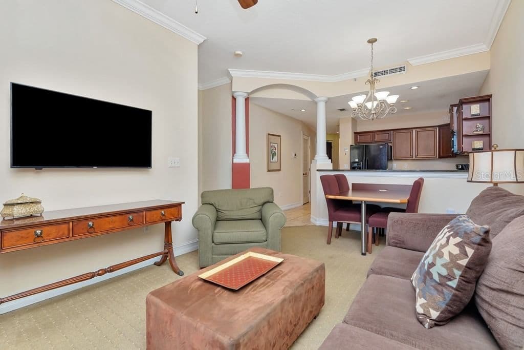 13941 CLUBHOUSE