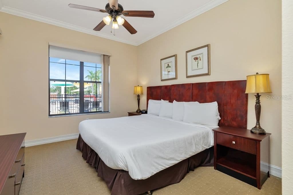 13941 CLUBHOUSE